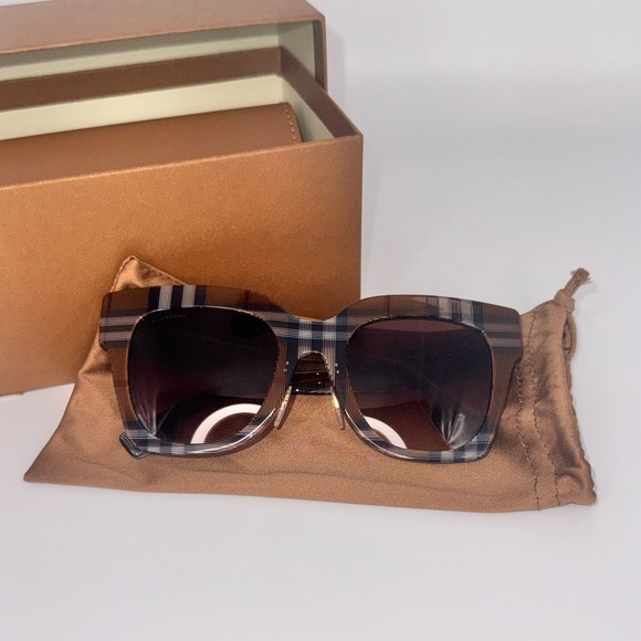 BURBERRY - Full Plaid Sunnies R1.314 - Picture 1 of 5